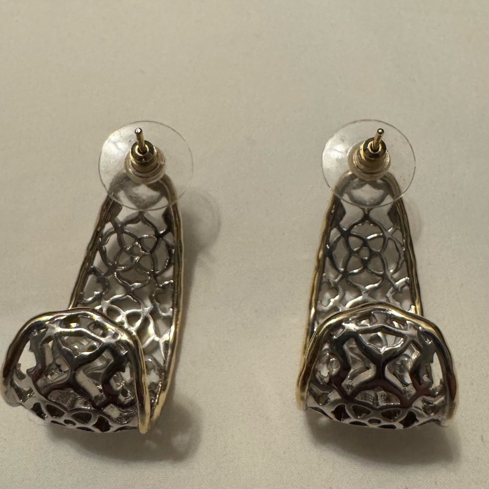 Kendra Scott Two-Tone Hoops - Picture 3 of 3